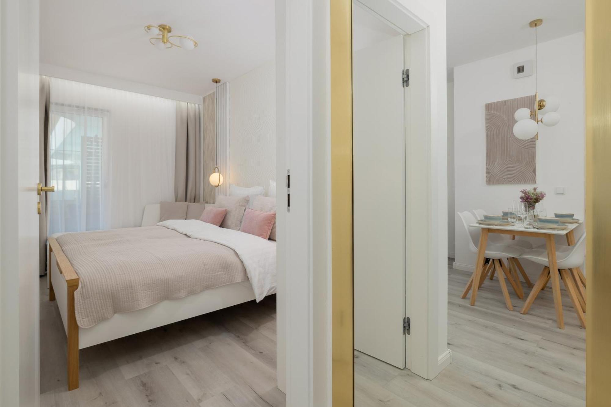 Baltic Waves Resort Apartment A012 Free Parking ミエンジズドロイェ エクステリア 写真